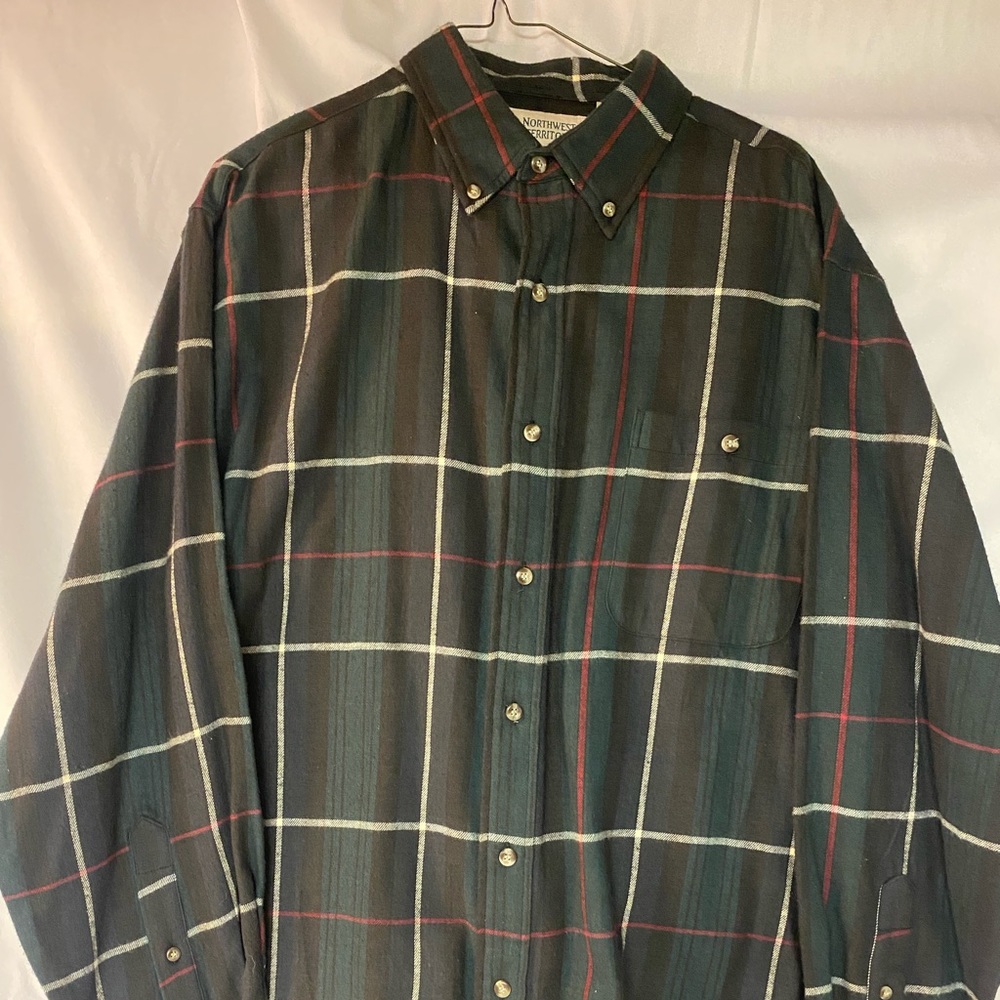Nice vintage Northwest Territory Flannel, Mens large